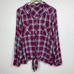 Torrid • Taylor Slim Fit Rayon Twill Crop Button-Up Shirt